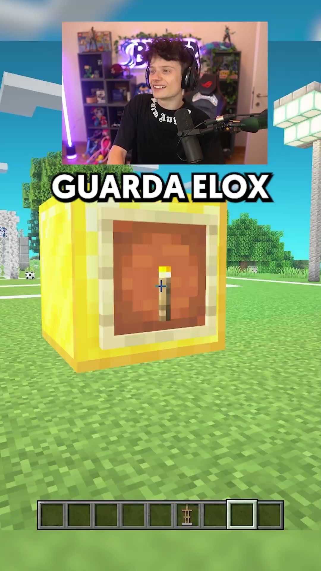 ZOE IMITA LA TORCIA DI MINECRAFT