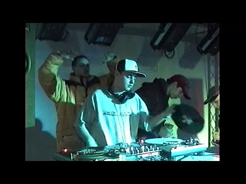 Видео: DJ NikOne Set Intro Outro by Live P-13 / П-13 2004.11.20 CZ Praha