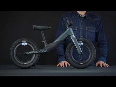 Video: Spesialized Hotwalk Carbon-balansfiets: kyk agter die skerms na £999 kinderfietse