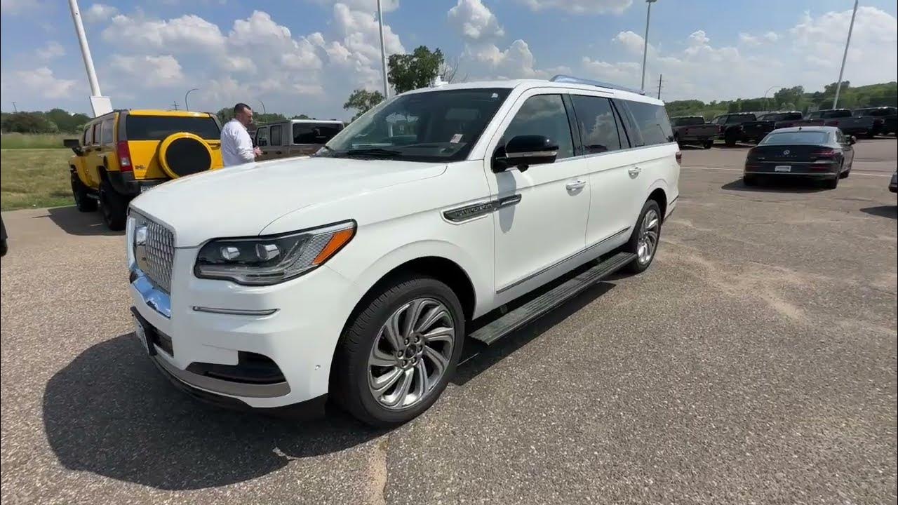 Bob's TopNotch Pick of the week 6/29/2023 is a 2022 Lincoln Navigator