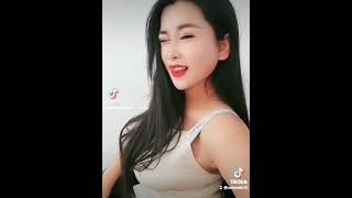 cewek cantik lagi sedang viral lagi lagu aku bukan pengemis janda 📷 mantap 🎸🎸🆗