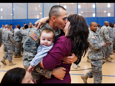 soldiers-coming-home-surprise-compilation-2016---42