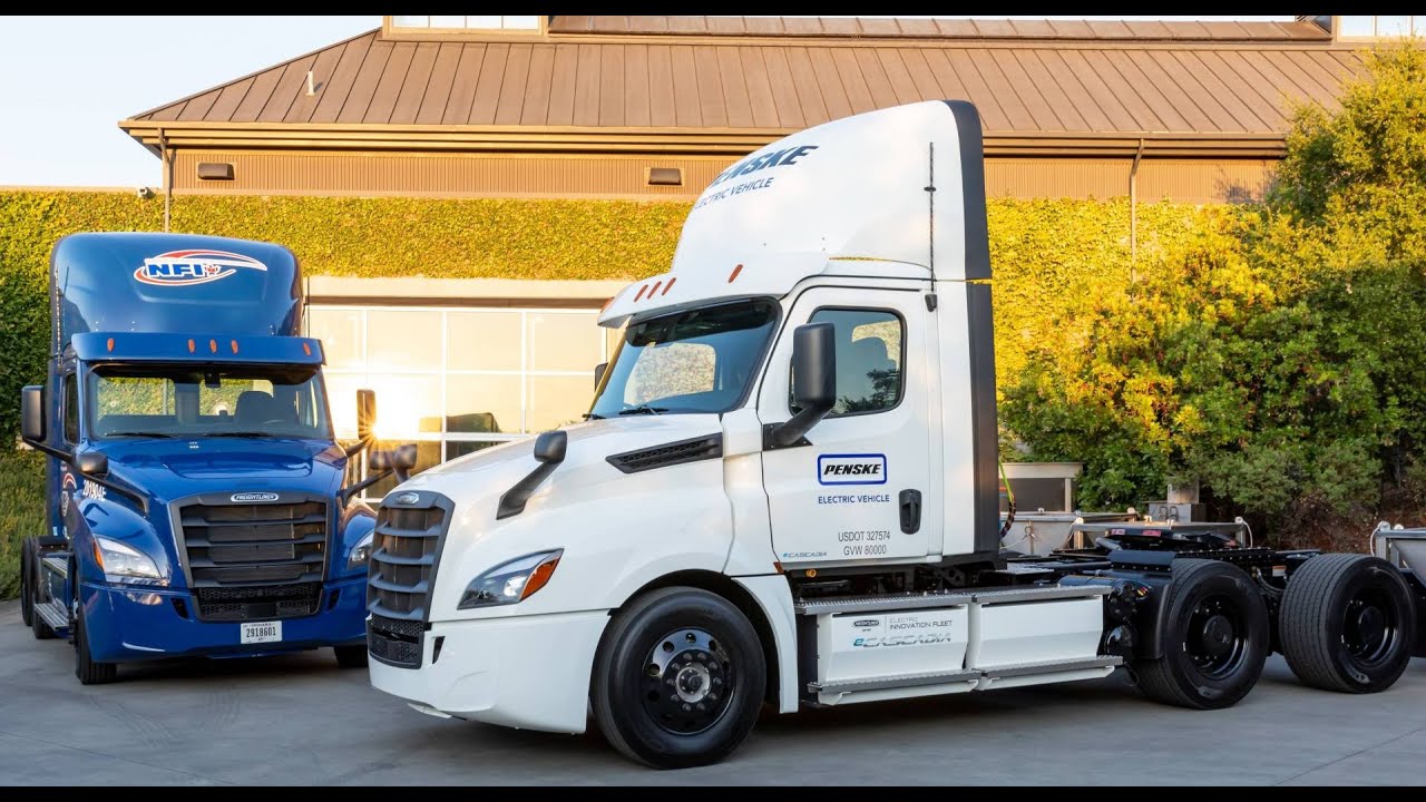 Penske takes delivery of electric Freightliner eCascadia semi trucks