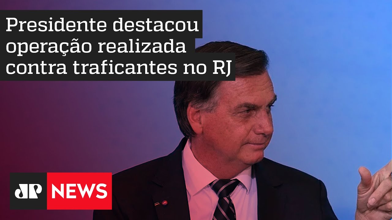 Bolsonaro parabeniza policiais após mortes no Rio de Janeiro Bolsonaro parabeniza policiais após mortes no Rio de Janeiro