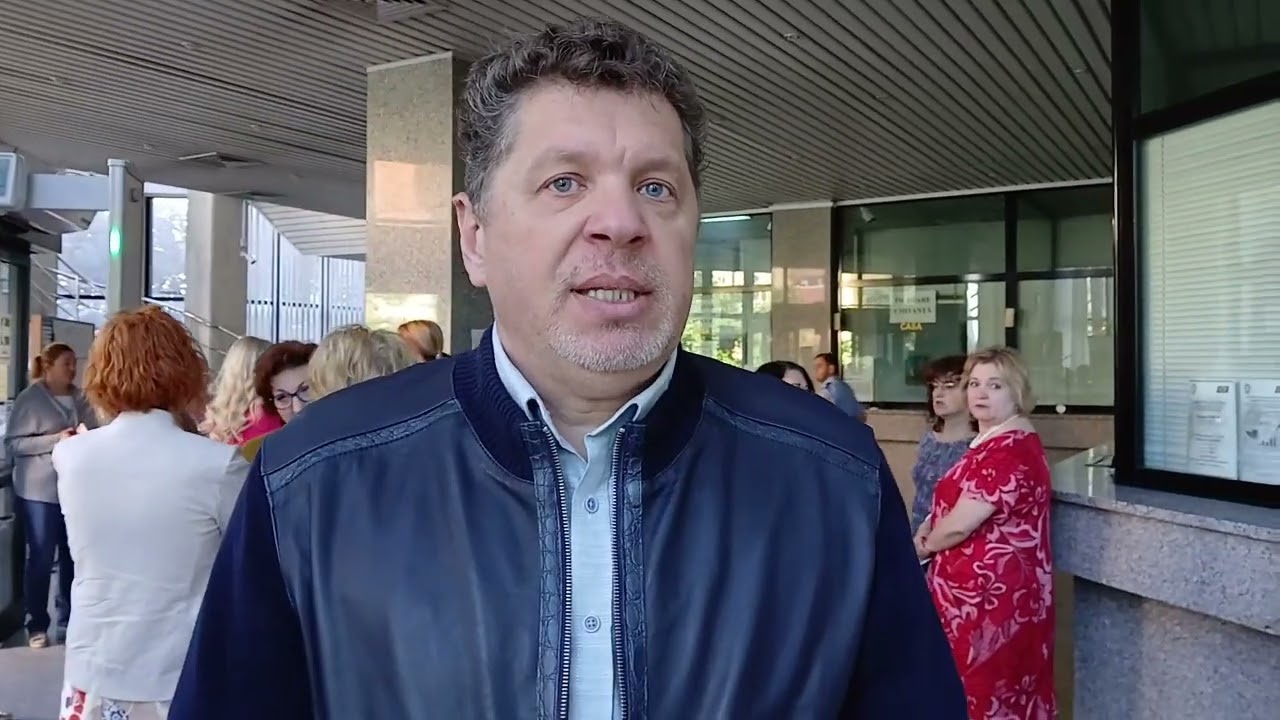 Știre actualizată. Video-foto. Protest spontan al lucrătorilor din Finanțe de la Neamț 1 YouTube player