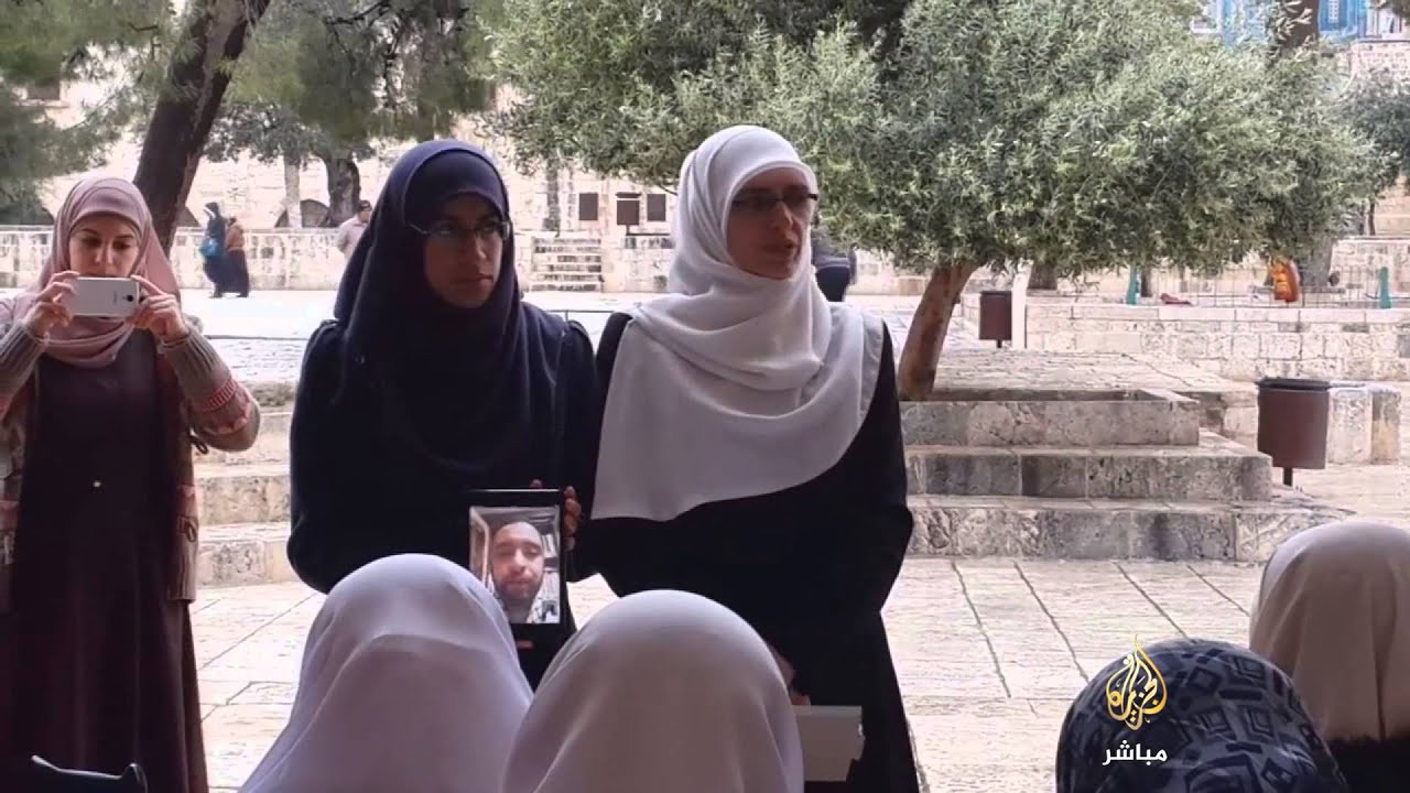 المرابطة هنادي الحلواني تعطي إجازة في قراءة القرآن