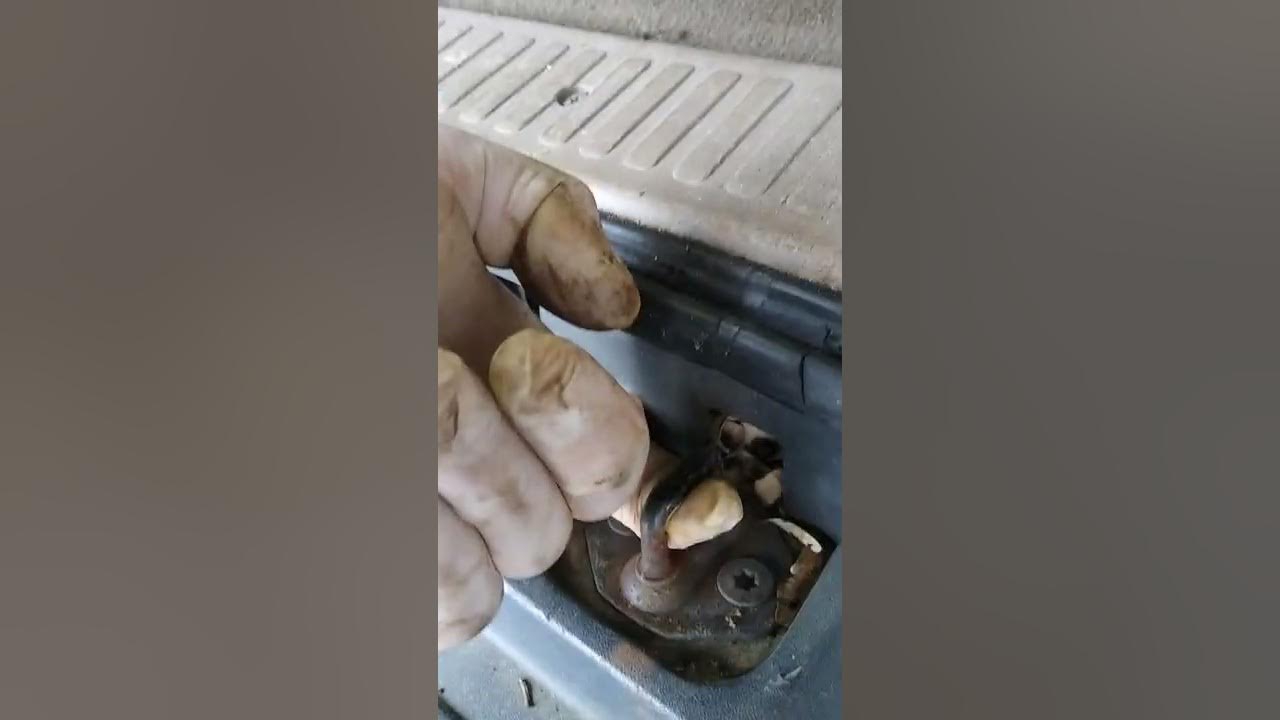 2004 Toyota Sequoia rear hatch latch issues from being old and seized