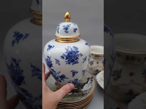 Имбирная фарфоровая ваза.