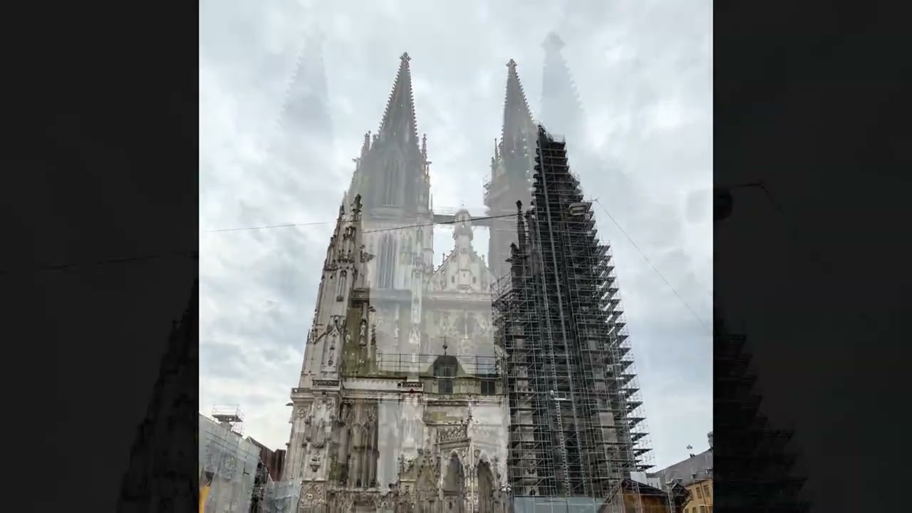 Regensburg (D) Dom St. Peter: Abendangelus, Vorläuten und Festgeläut (Außenaufnahme)