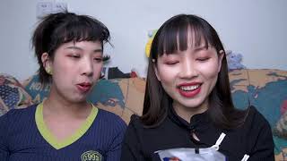 Chinese Girls Try British Snacks for the First Time