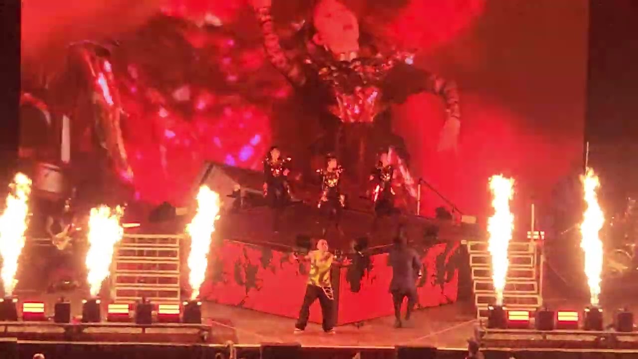 BABYMETAL AND BLOODYWOOD KON! KON !  Tampa Florida June 17th 🤘🦊🦊🦊🤘