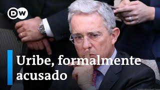 Expresidente colombiano Uribe, acusado de soborno y fraude