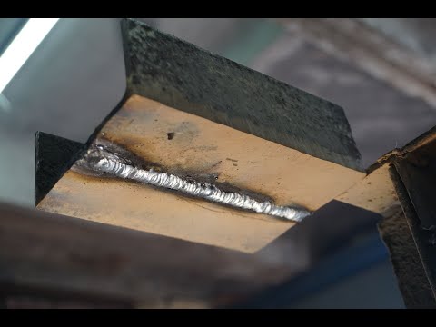 Потолочный шов для начинающих сварщиков. Сварка электродом для новичков. #сваркаэлектродом