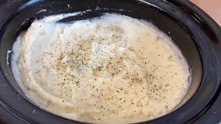 EASY CROCKPOT MASHED POTATOES!!