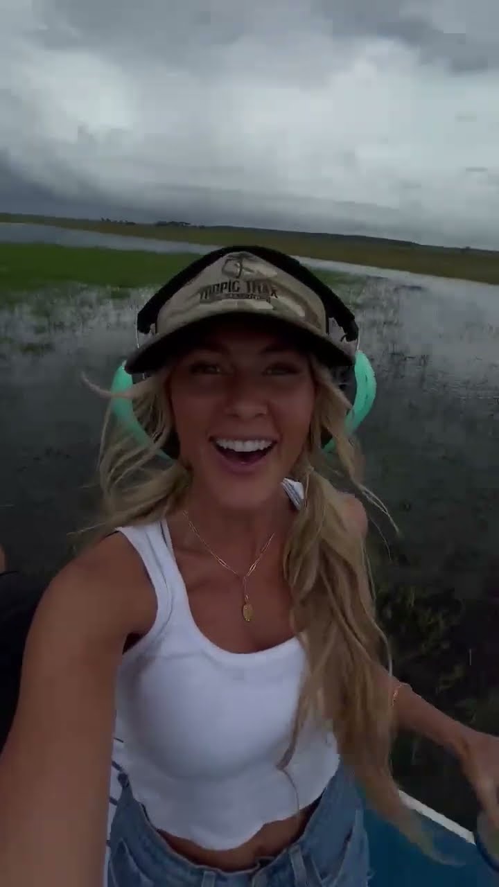 Man Jumps Into Water To Capture Baby Alligator || ViralHog