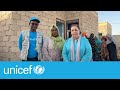 آدل خضر مدیر منطقه ای یونیسف با یک مامای محلی در عطبره سودان صحبت کرد