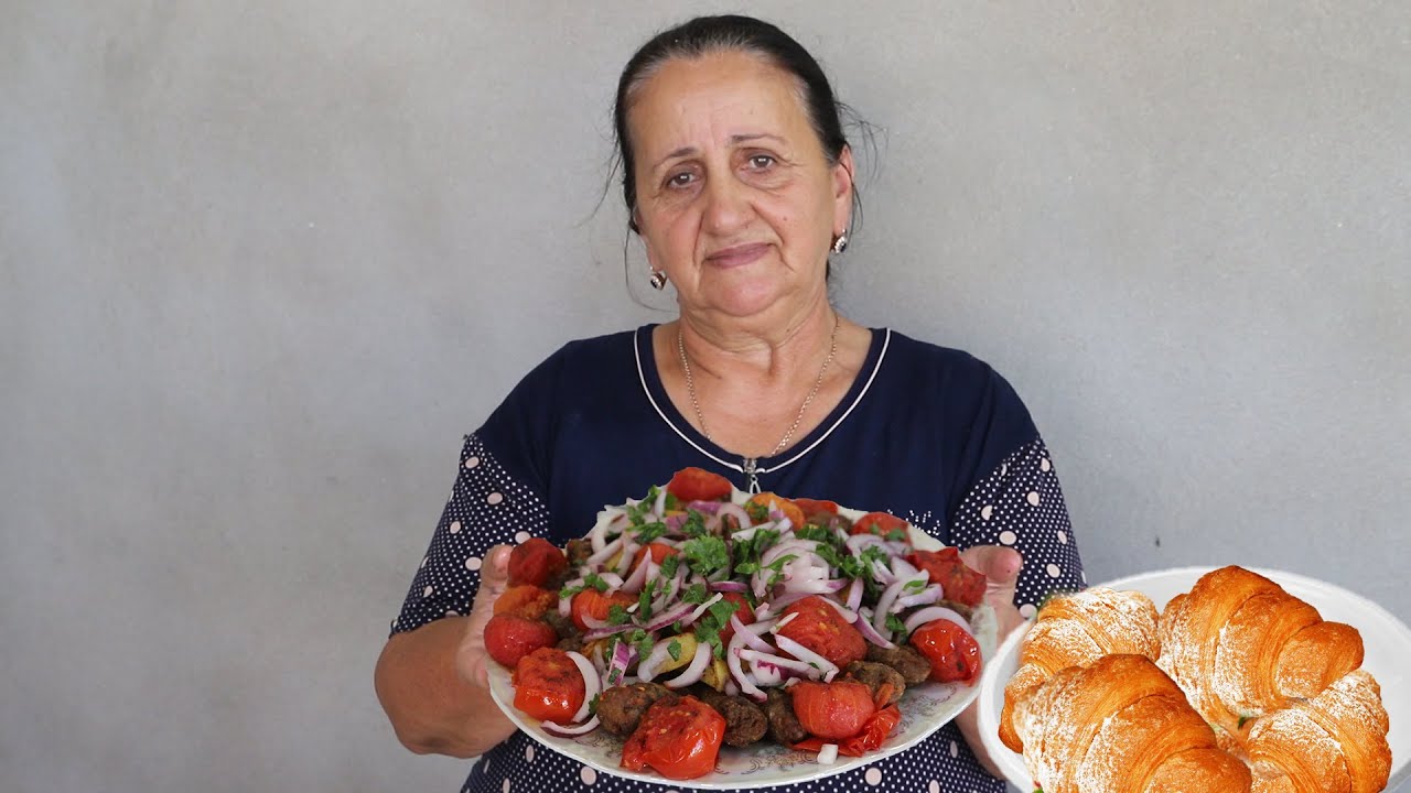 Nənə Türkiyə Küçə Yeməyi Köftə bişirdi | Şkoladlı Kurasan | Kənd Həyatı