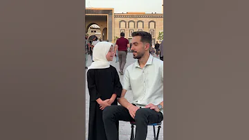 إن الله وملائكته يصل ون على النبي 