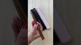 Wood Chopsticks &amp; Handy Carrying Case - 18cm / Baguettes en bois et étui pratique