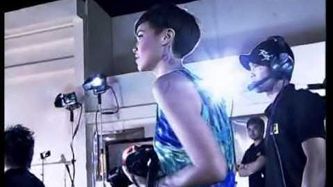 Barry Likumawuwa Project BLP ft  Iwan Hasan & Jubing K BUNGONG JEUMPA @ MTV Studio Global TV