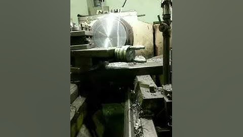How To Properly True A Job On Lathe Machine / लेथ मसीन में जॉब सीधा कैसे करे | Technical Achievement