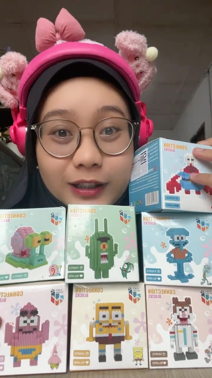 KOLEKSI SERBA KARAKTER SPONGEBOB