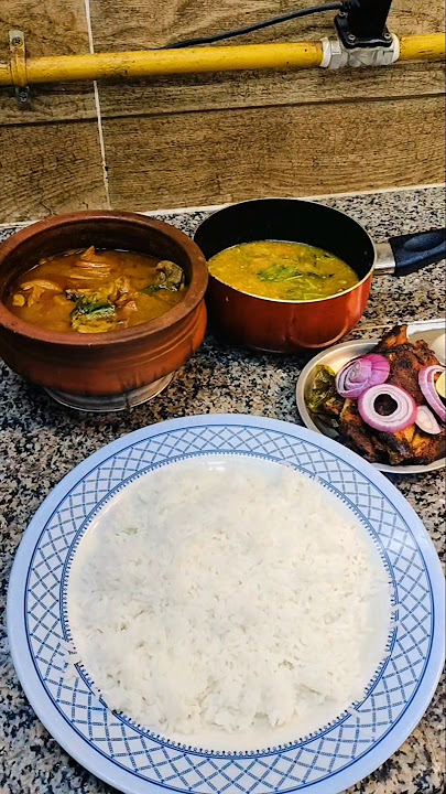Black Pomfret Pepper Curry 🔥 Aroma la drooling start aagum! #MeenCurryMagic #HomeCookingVibes