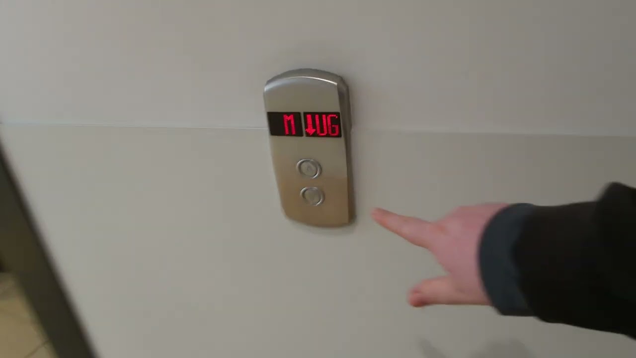 Kleemann hydraulic lifts @ Next Trafford Centre