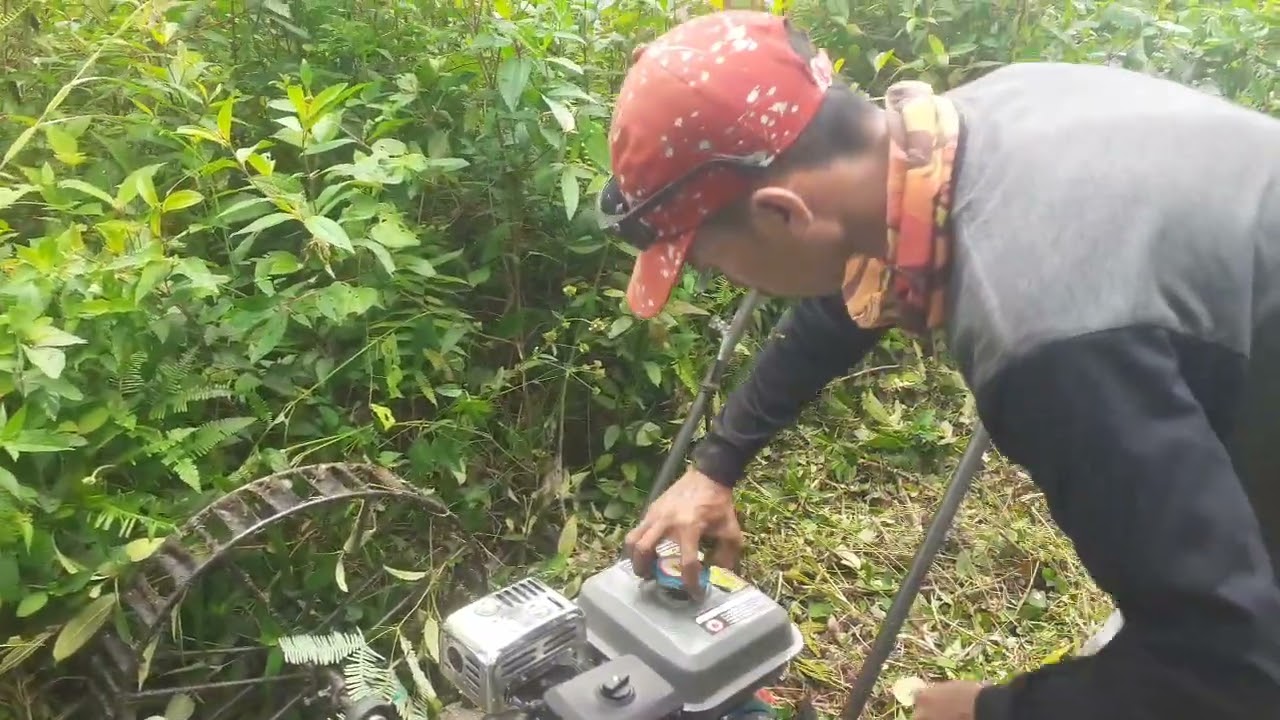 Super Dahsyat! Mesin Pemotong Rumput Jenis Terbaru Buatan Anak Bangsa.