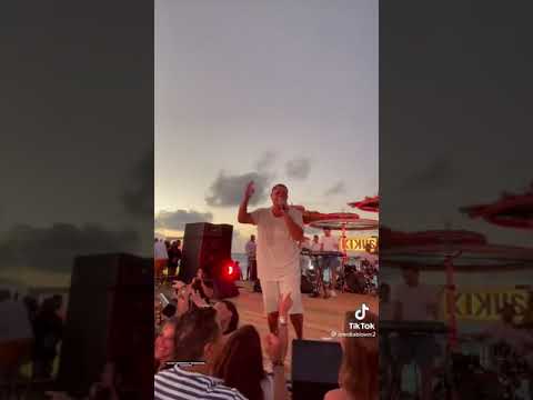 عمرو دياب الجو جميل لايف من حفلة الجونه عمرو دياب الساحل الجو جميل