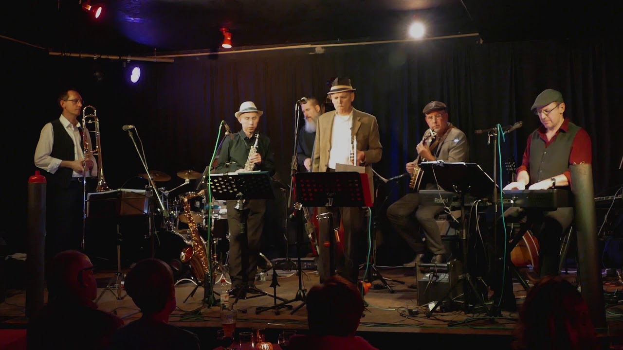 The Dixie Dogs - "Dinah" / "Sing sing sing"