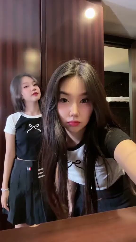 AKU YANG BAJU PINK?