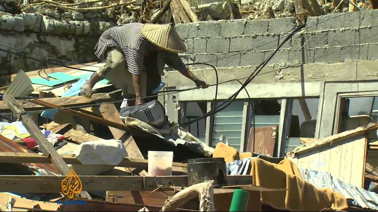 جيران الفلبين يوجهون جهود الإغاثة من العاصفة