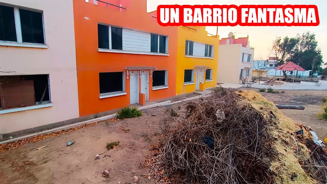 Un Barrio entero completamente ABANDONADO | ft @Ronaldo Explorando