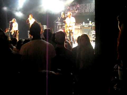 Bouncing Souls - "True Believers" (Live Clip - 2009) Epitaph Records