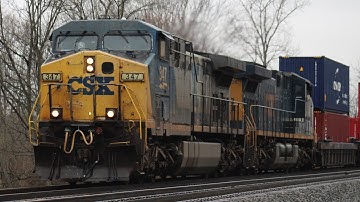 CSX 347 LEADS AN EASTBOUND INTERMODAL