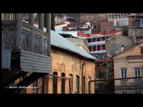 გოგლა ლეონიძე -  მაშ, რა ვუყოთ, პოეტებო ამ თბილისის დილას?!