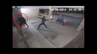 ثلاث اغباي يسرقون Dumb - Ass Criminal Kos Friend With Brick
