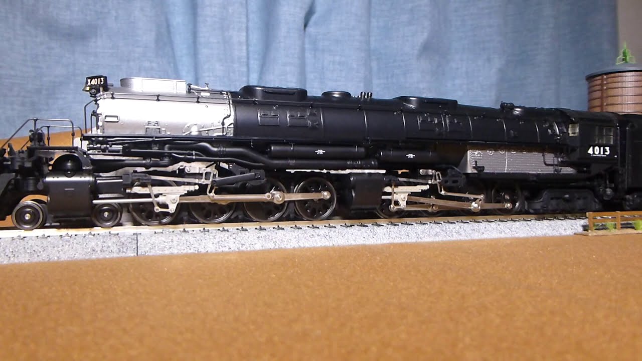 TRIX 22594 UP BIG BOY 4013 ESU LokSound Select - YouTube
