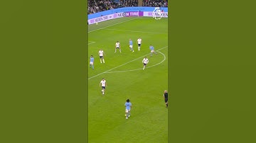 The touch, dribble, and finish from Mahrez 👌