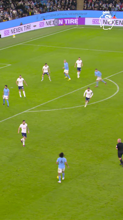 The touch, dribble, and finish from Mahrez 👌