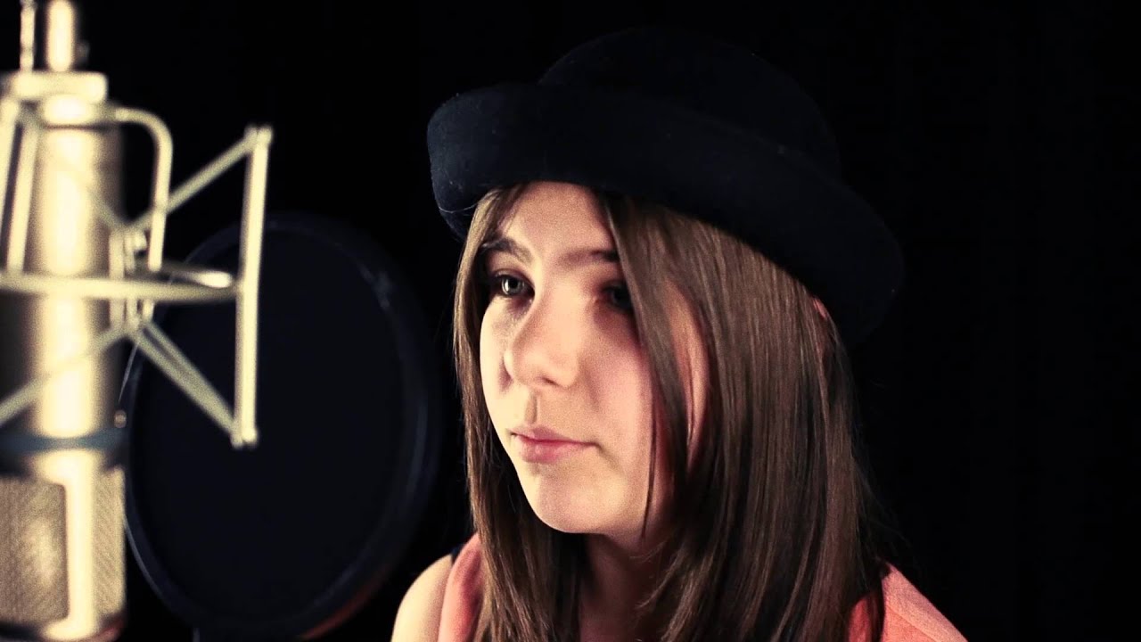 Leea Nanos - Clown (Emeli Sandé Cover) (Performance Video)