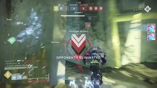 Dawnblade vs striker (Destiny 2)