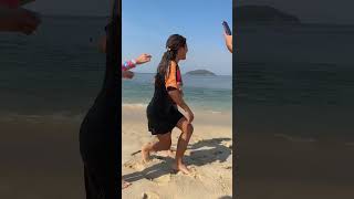 Lorena Pina Chorando Na Praia