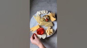 Тьюториал по сырной тарелке. Как сделать сырную тарелку. Нарезка сыра. Козий сыр. #shorts