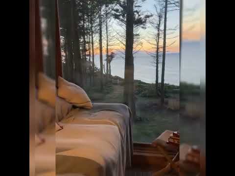 و ما الحياة سوى حلم ألم بنا صوت و تصميم  