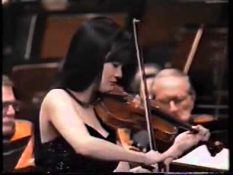 Siow Lee Chin plays Wieniawski's Violin Concerto #2 in D- with the SSO Part 1/2