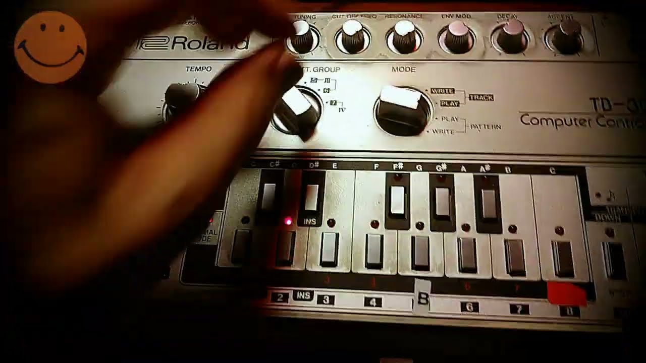 Boneless One - Too Low Jo [] acid house (hardware only: Roland TR-06, Uno Drum, TB-303)
