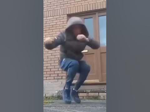 монера крутит мир - YouTube