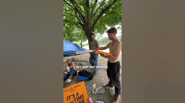 Giving Pizza to Homeless and Helping Set Up a Tent!